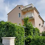 Guest house Mira 3*