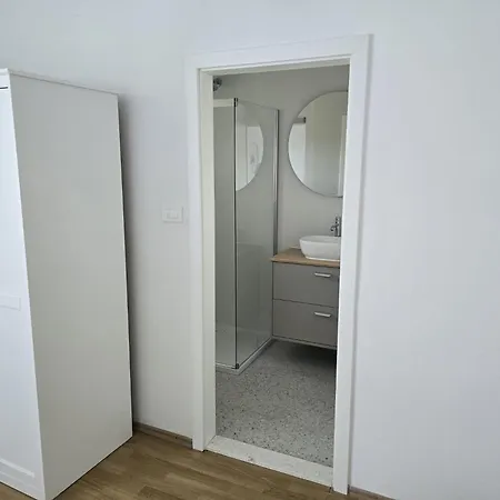 Mira Guest house