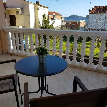 Mira Guest house
