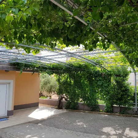 Mira Affittacamere Vodice